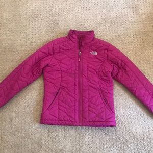 GIRLS NORTH FACE JACKET!!